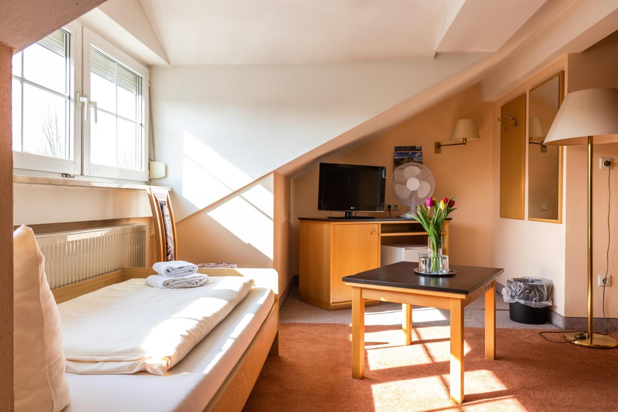 אלרסהאוזן Hotelpension Zum Gockl מראה חיצוני תמונה
