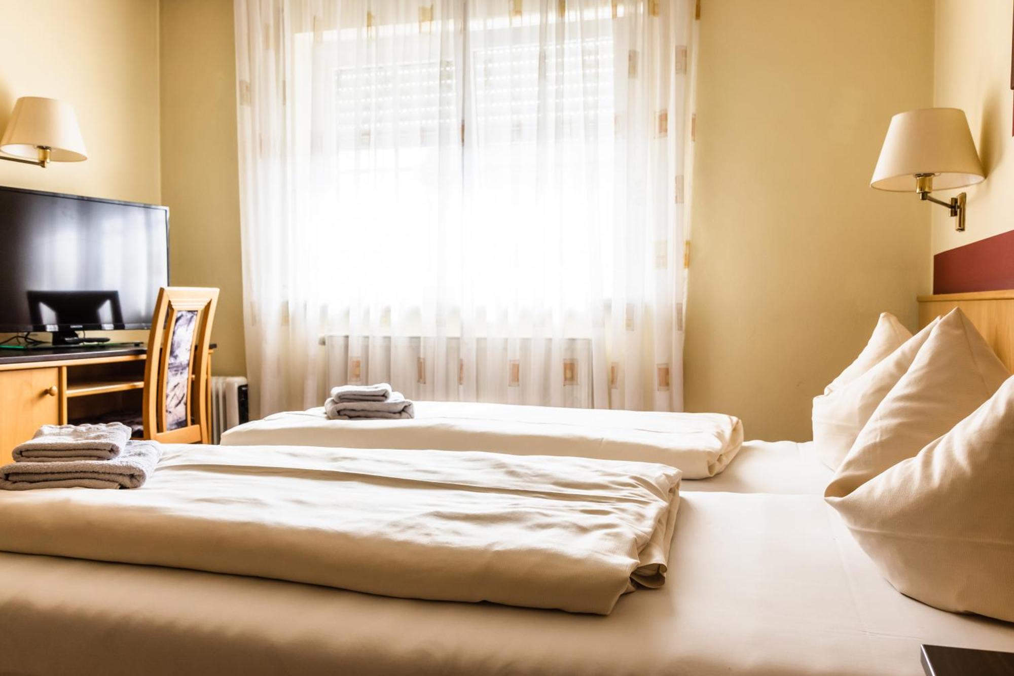 אלרסהאוזן Hotelpension Zum Gockl מראה חיצוני תמונה