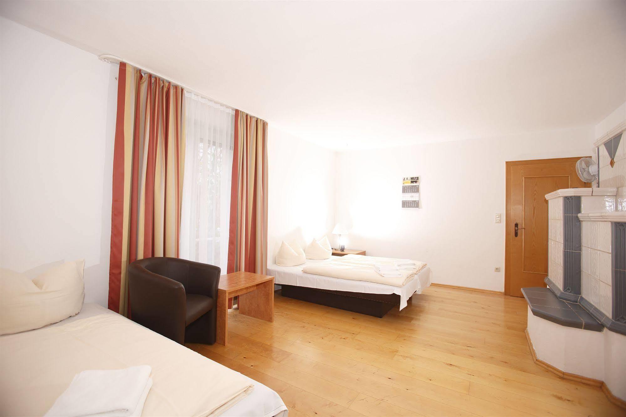 אלרסהאוזן Hotelpension Zum Gockl מראה חיצוני תמונה